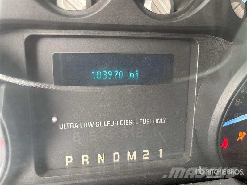 Ford F-450 XL 4x2 Utility Truck (Inoperable) Пикапи