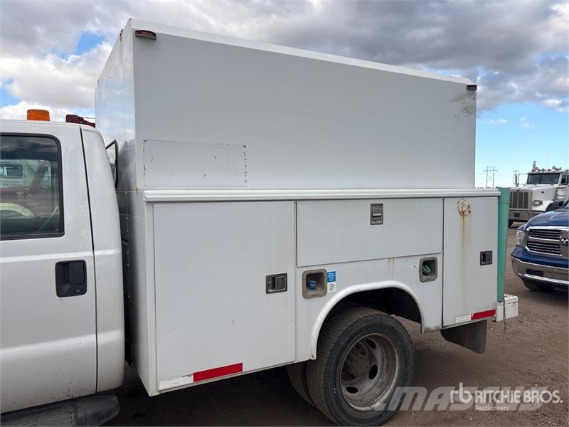 Ford F-450 XL 4x2 Utility Truck Prekucniki