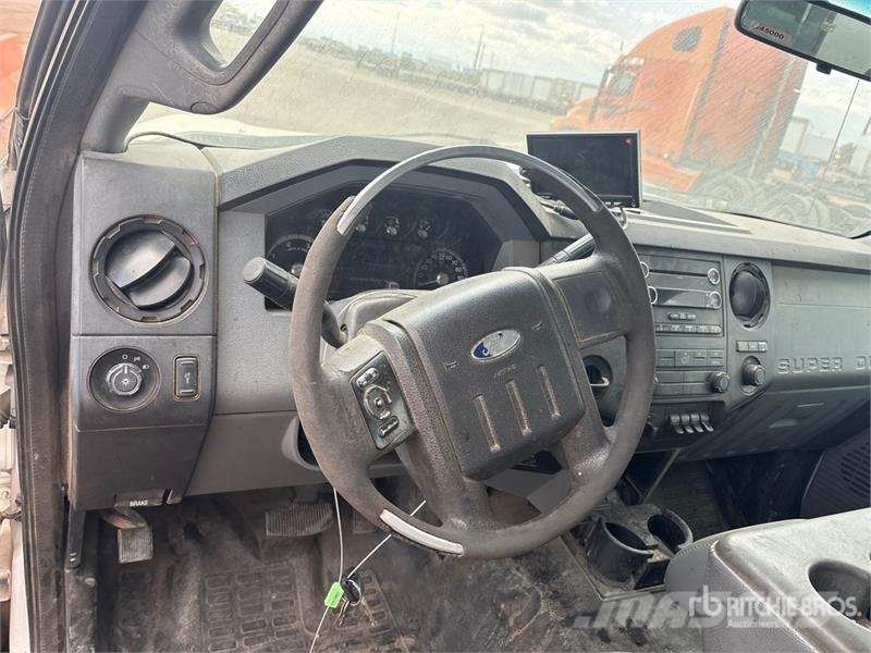 Ford F-450 XL 4x2 Utility Truck Prekucniki