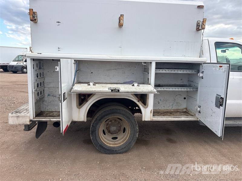 Ford F-450 XL 4x2 Utility Truck Prekucniki
