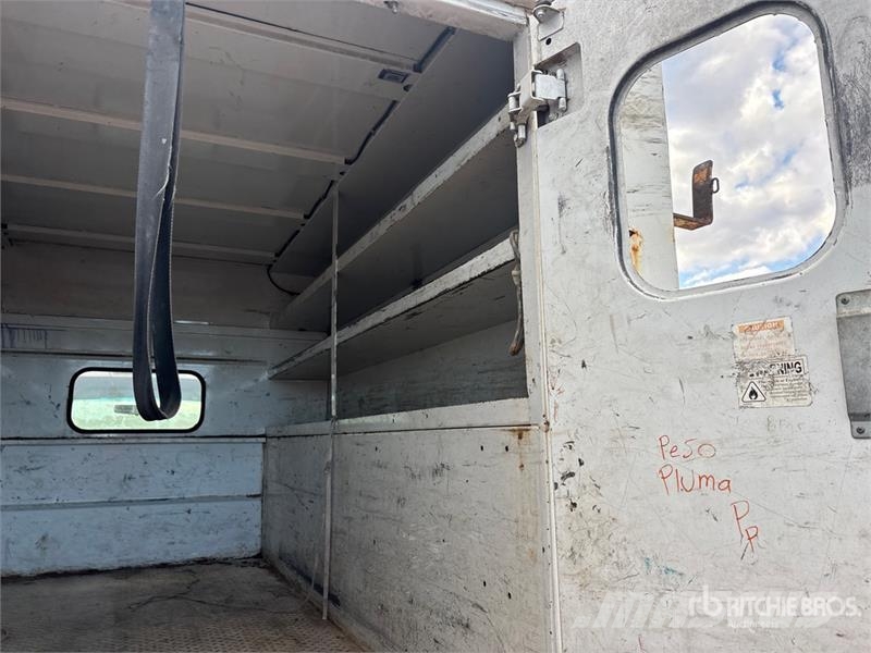 Ford F-450 XL 4x2 Utility Truck Prekucniki