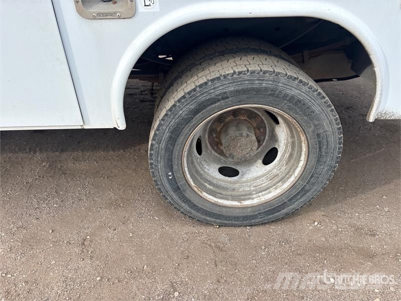 Ford F-450 XL 4x2 Utility Truck Prekucniki