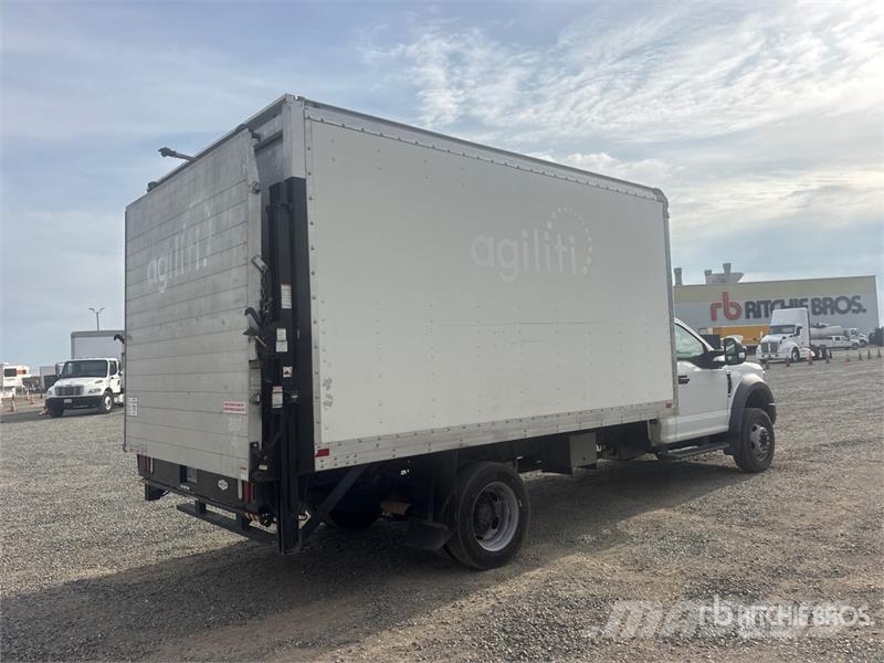 Ford F-450 XL 4x2 Van Truck Camiones con caja de remolque