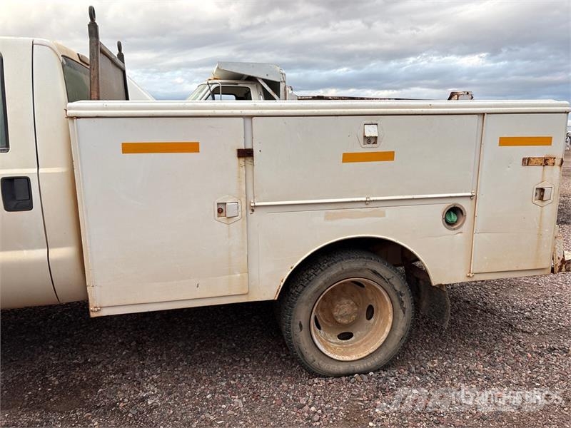 Ford F-450 XL 4x4 Crew Cab Utility Truck Vieglais kravas automobilis/izkraušana no sāniem