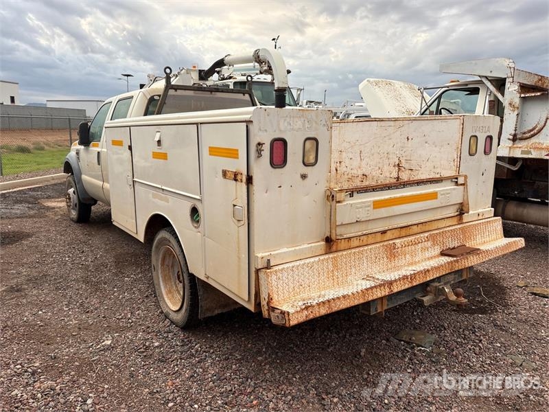 Ford F-450 XL 4x4 Crew Cab Utility Truck Vieglais kravas automobilis/izkraušana no sāniem