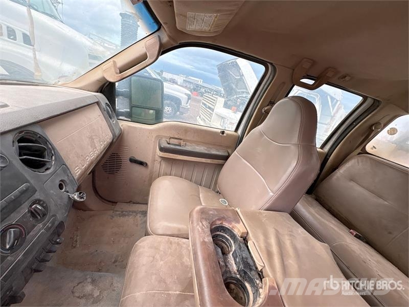 Ford F-450 XL 4x4 Crew Cab Utility Truck Vieglais kravas automobilis/izkraušana no sāniem