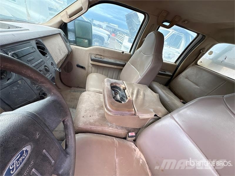 Ford F-450 XL 4x4 Crew Cab Utility Truck Vieglais kravas automobilis/izkraušana no sāniem