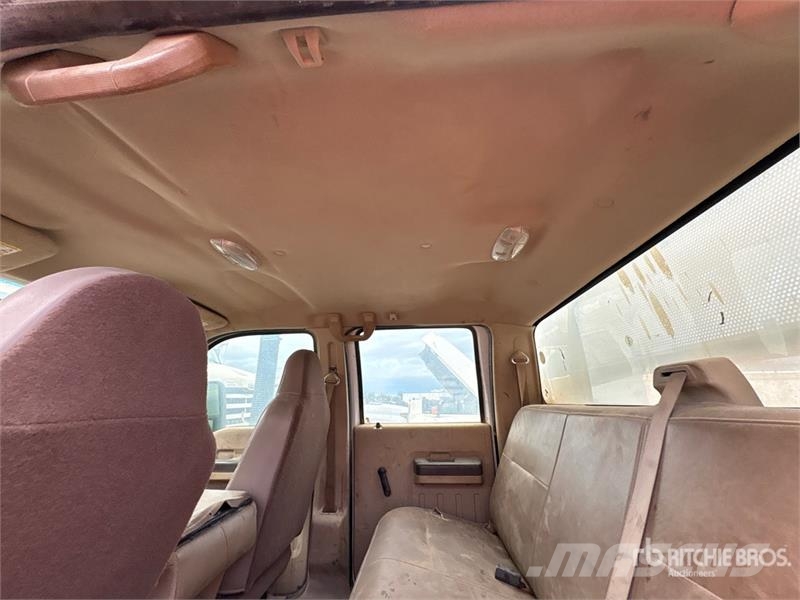 Ford F-450 XL 4x4 Crew Cab Utility Truck Vieglais kravas automobilis/izkraušana no sāniem