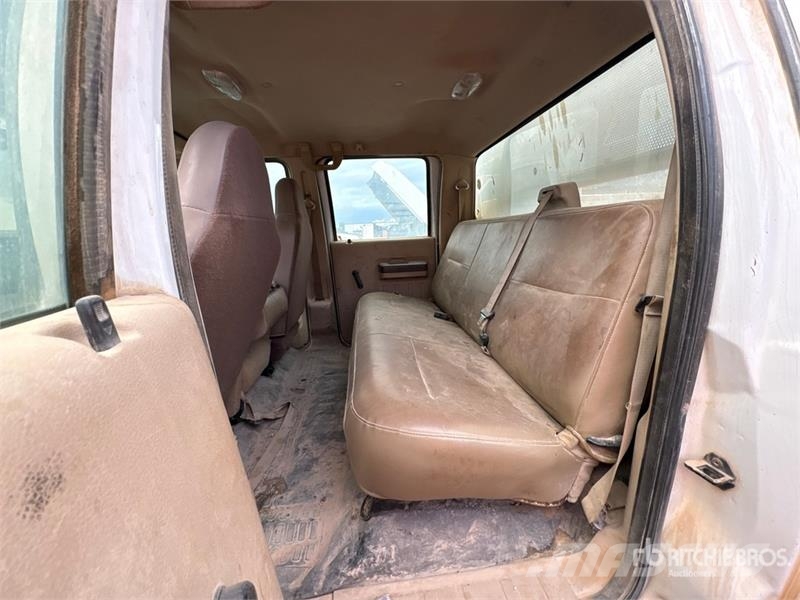 Ford F-450 XL 4x4 Crew Cab Utility Truck Vieglais kravas automobilis/izkraušana no sāniem