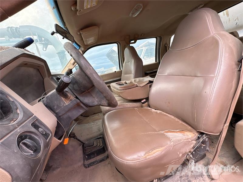 Ford F-450 XL 4x4 Crew Cab Utility Truck Vieglais kravas automobilis/izkraušana no sāniem