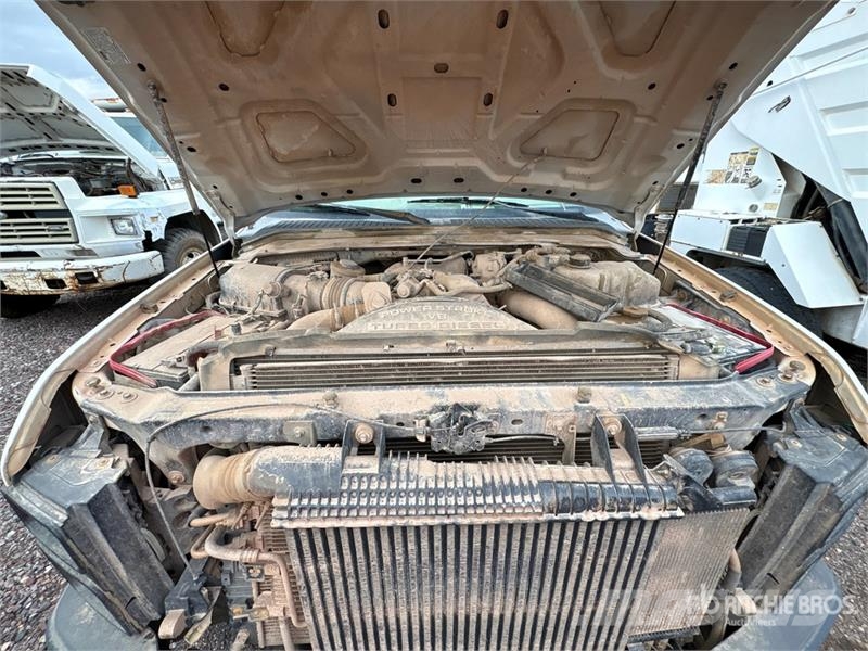 Ford F-450 XL 4x4 Crew Cab Utility Truck Vieglais kravas automobilis/izkraušana no sāniem