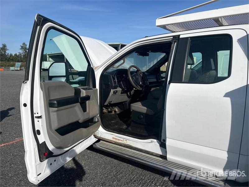 Ford F-450 XL 4x4 Extended Cab Utility Truck Utilitaire benne