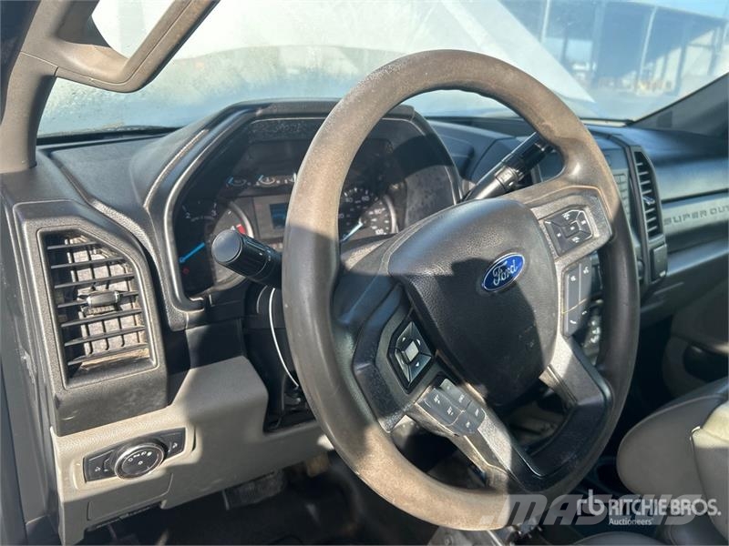 Ford F-450 XL 4x4 Extended Cab Utility Truck Utilitaire benne