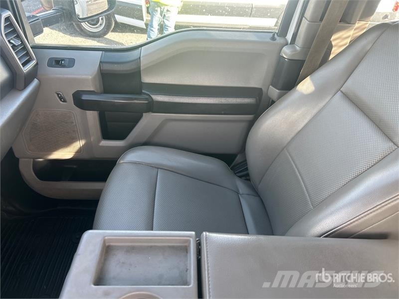 Ford F-450 XL 4x4 Extended Cab Utility Truck Utilitaire benne