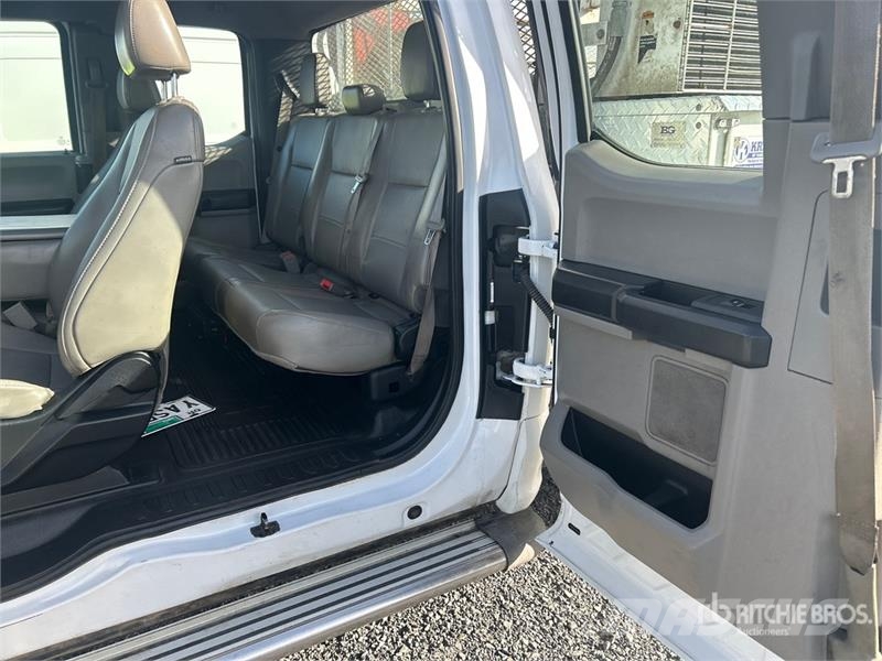 Ford F-450 XL 4x4 Extended Cab Utility Truck Utilitaire benne