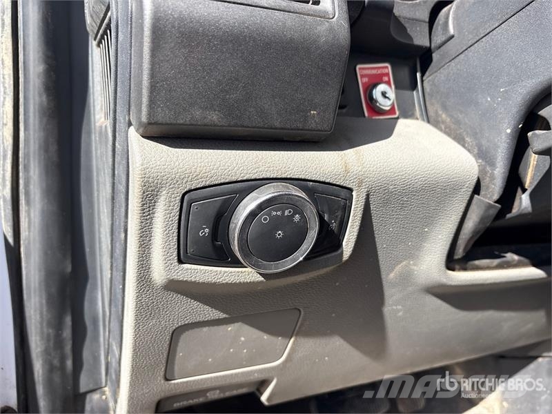 Ford F-450 XL 4x4 Service Truck Pilsētas atkritumvedēji