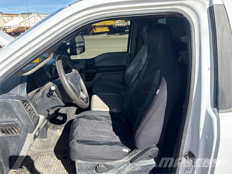 Ford F-450 XL 4x4 Service Truck Pilsētas atkritumvedēji