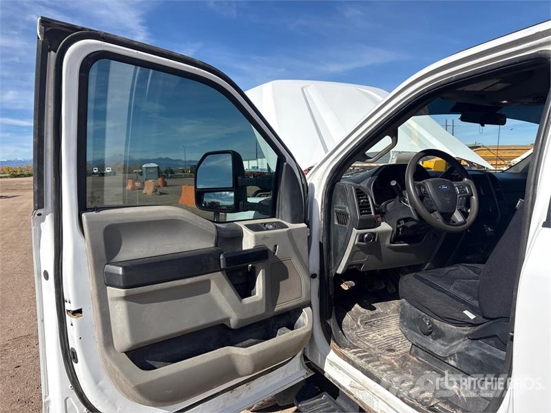 Ford F-450 XL 4x4 Service Truck Pilsētas atkritumvedēji