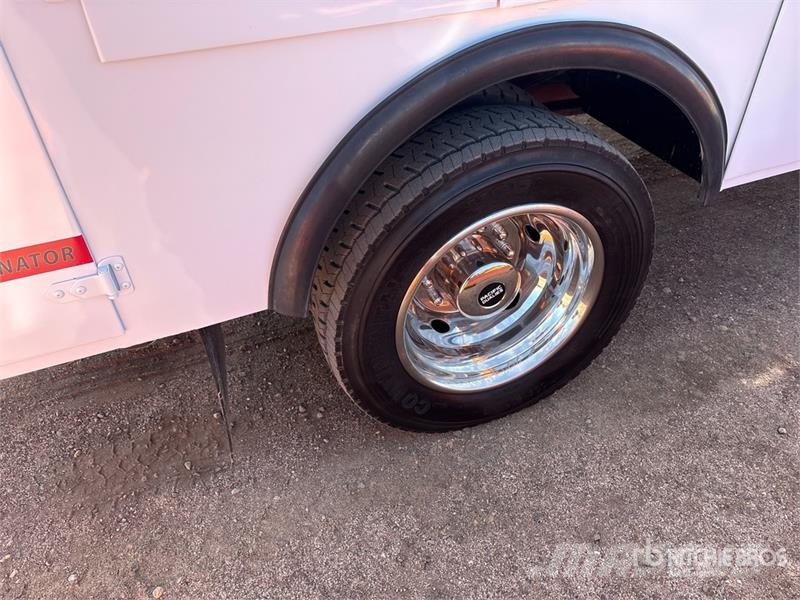 Ford F-450 XL 4x4 Service Truck Pilsētas atkritumvedēji