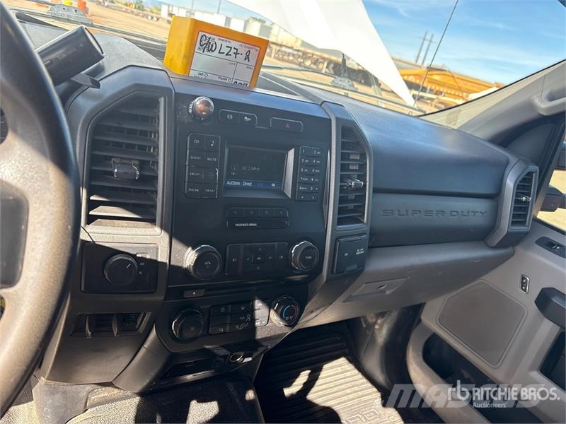 Ford F-450 XL 4x4 Service Truck Pilsētas atkritumvedēji