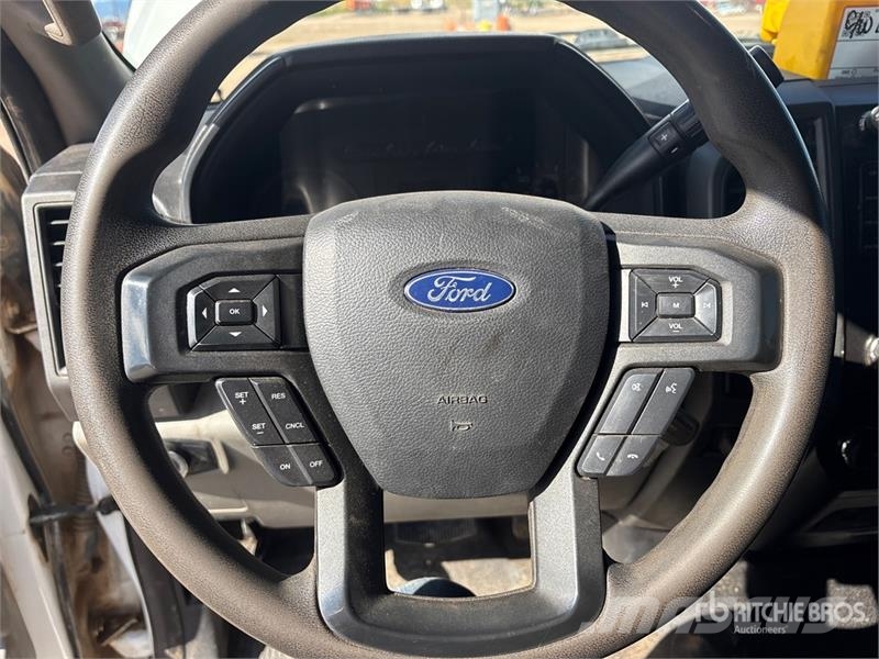 Ford F-450 XL 4x4 Service Truck Pilsētas atkritumvedēji