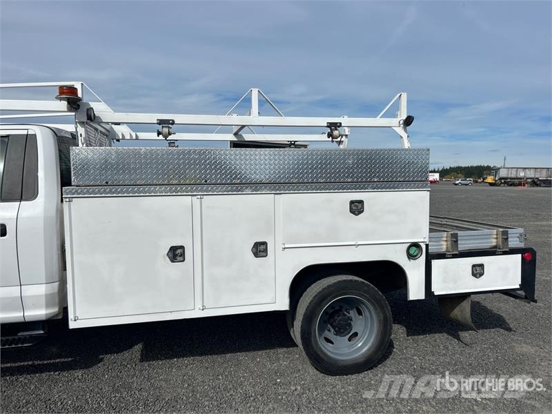 Ford F-450 XL 4x4 Utility Truck ピックアップ／ドロップサイド