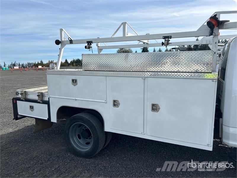 Ford F-450 XL 4x4 Utility Truck ピックアップ／ドロップサイド