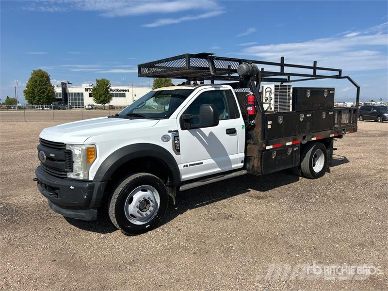 Ford F-450 XL 4x4 Utility Truck Madelkaubikud