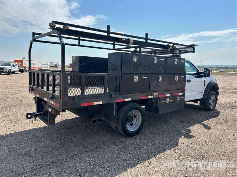 Ford F-450 XL 4x4 Utility Truck Madelkaubikud