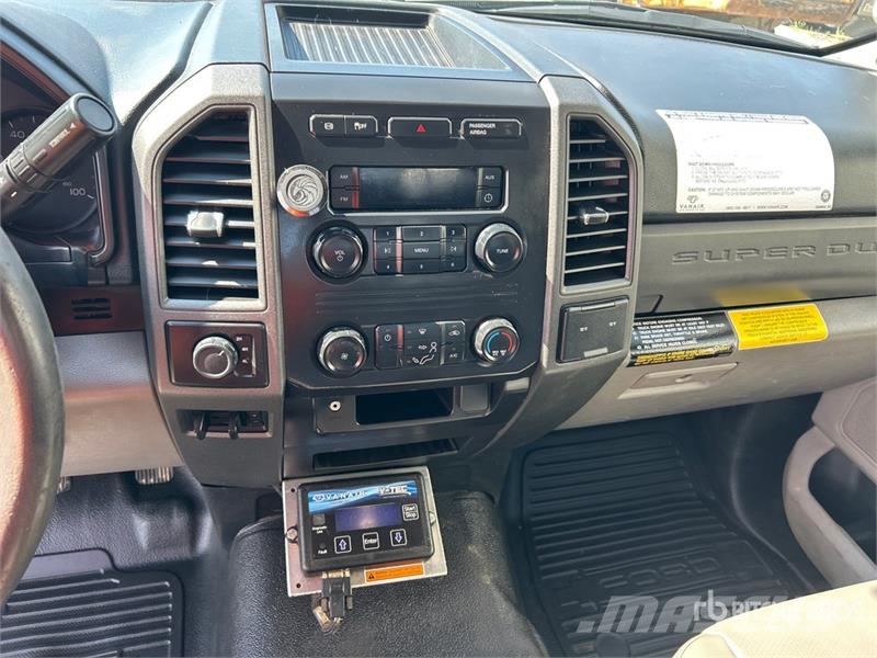 Ford F-450 XL 4x4 Utility Truck Madelkaubikud