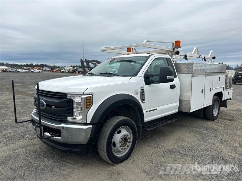 Ford F-450 XL 4x4 Utility Truck Prekucniki