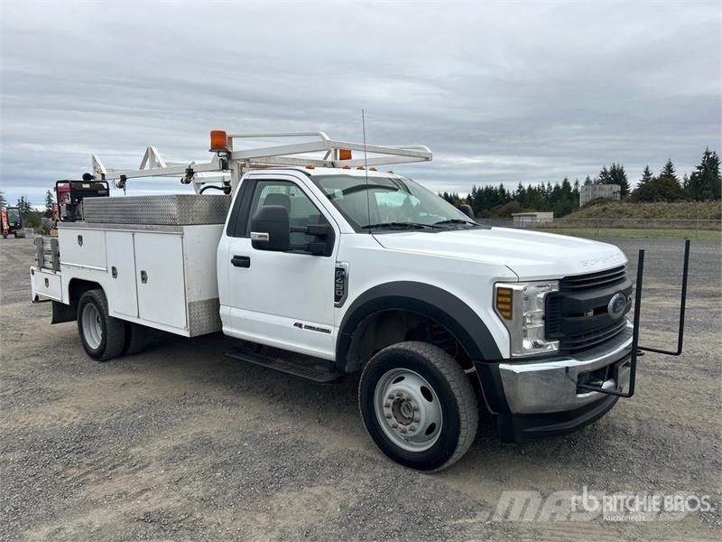Ford F-450 XL 4x4 Utility Truck Prekucniki