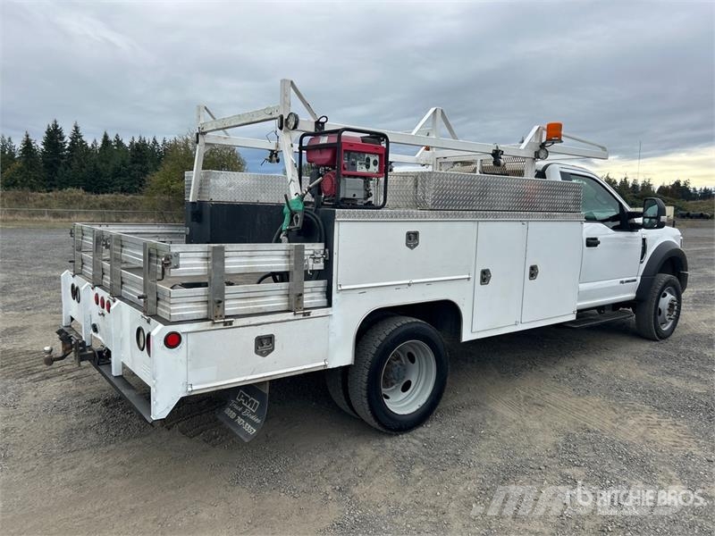 Ford F-450 XL 4x4 Utility Truck Prekucniki