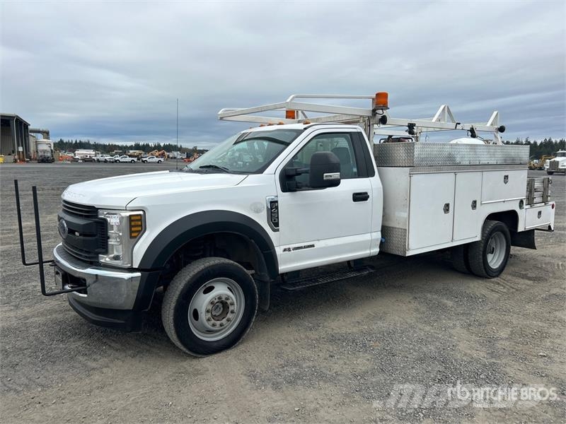 Ford F-450 XL 4x4 Utility Truck Prekucniki