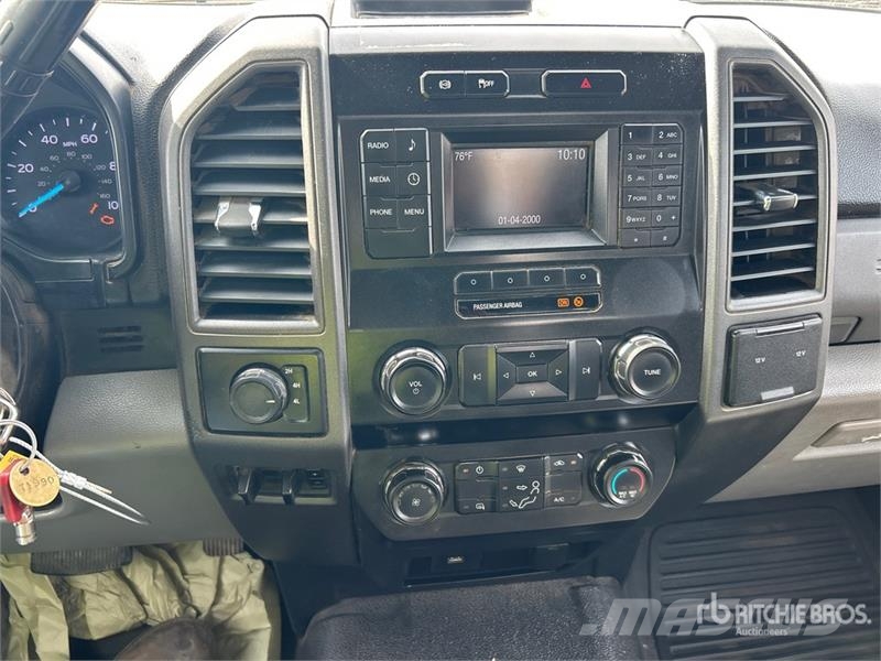 Ford F-450 XL 4x4 Utility Truck ピックアップ／ドロップサイド