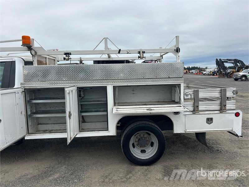 Ford F-450 XL 4x4 Utility Truck Prekucniki