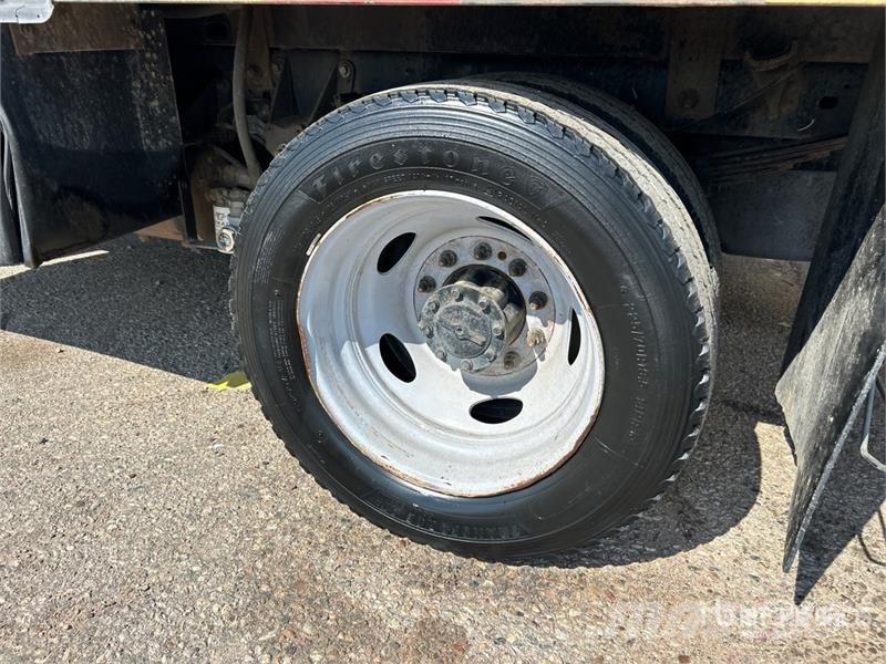 Ford F-450 XL 4x4 Utility Truck Madelkaubikud
