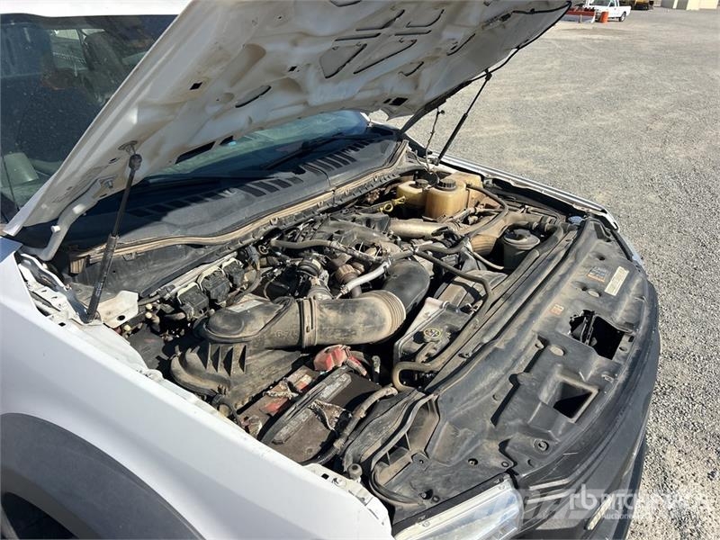 Ford F-550 Моторизирани платформи с талига