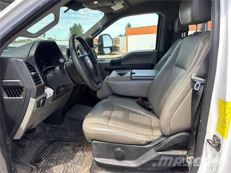 Ford F-550 Pacēlāji uz automašīnas bāzes