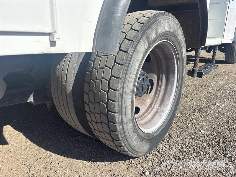 Ford F-550 Моторизирани платформи с талига