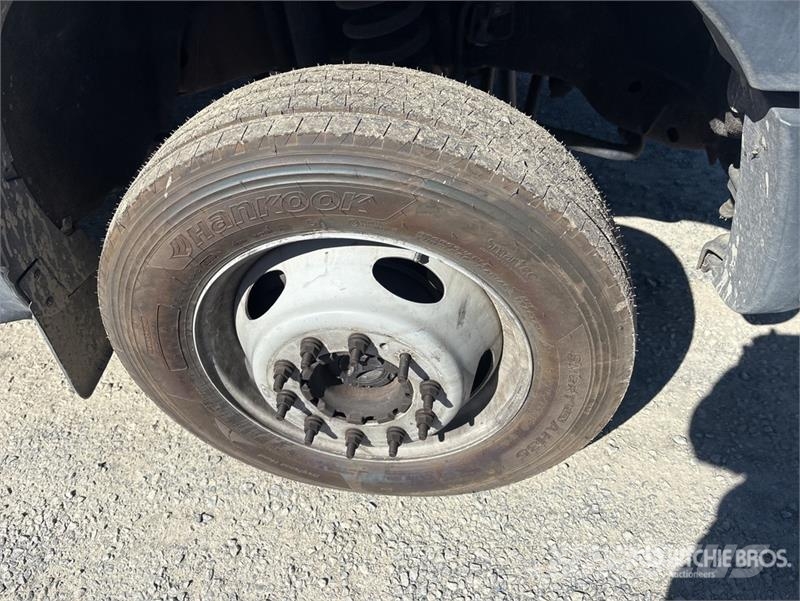 Ford F-550 卡車裝載高空作業車