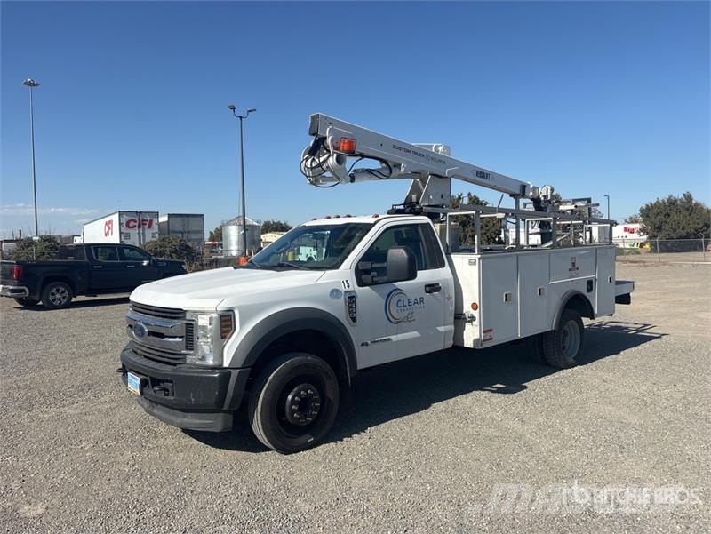 Ford F-550 Моторизирани платформи с талига
