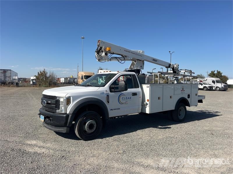 Ford F-550 Моторизирани платформи с талига