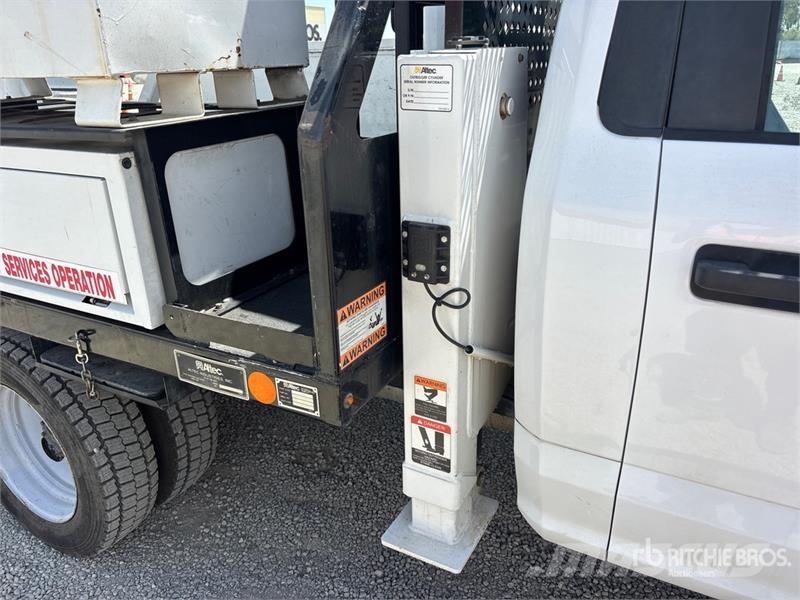 Ford F-550 Pacēlāji uz automašīnas bāzes