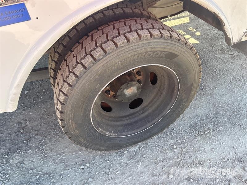 Ford F-550 卡車裝載高空作業車