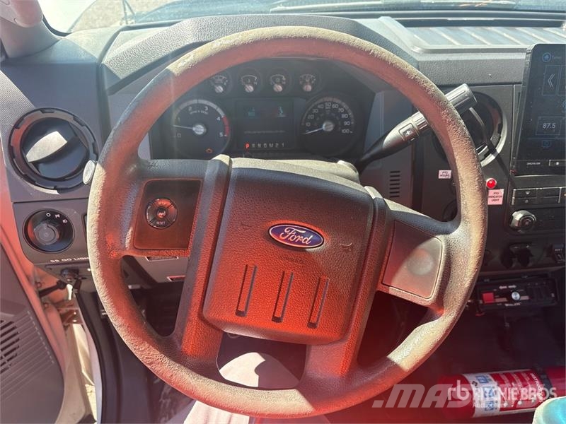 Ford F-550 Pacēlāji uz automašīnas bāzes