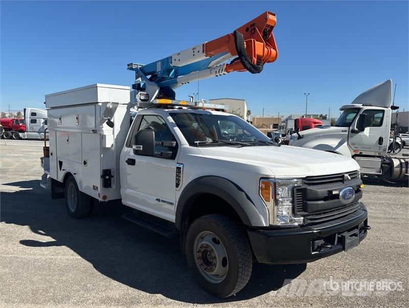 Ford F-550 Plataformas sobre camión
