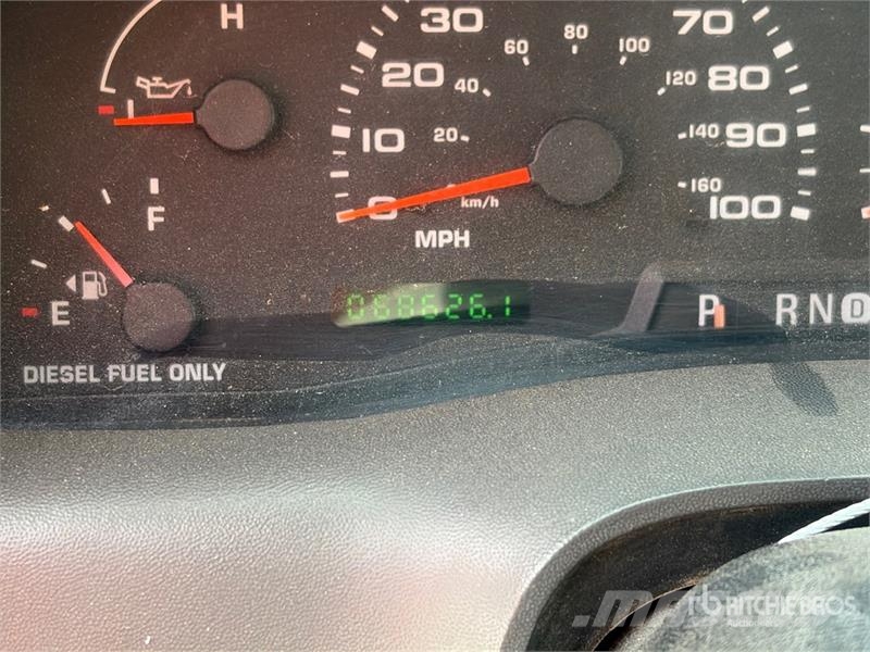 Ford F-550 Platformas/izkraušana no sāniem
