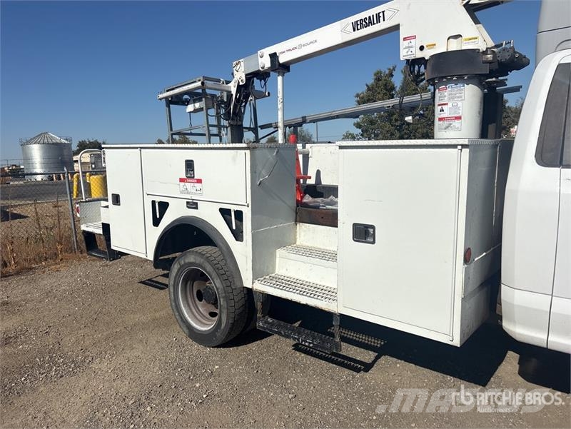 Ford F-550 Моторизирани платформи с талига