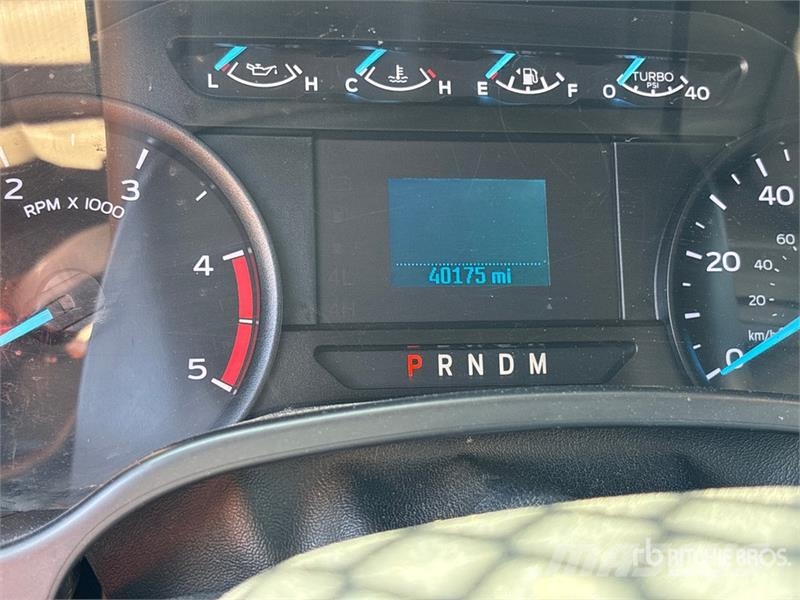 Ford F-550 Pacēlāji uz automašīnas bāzes